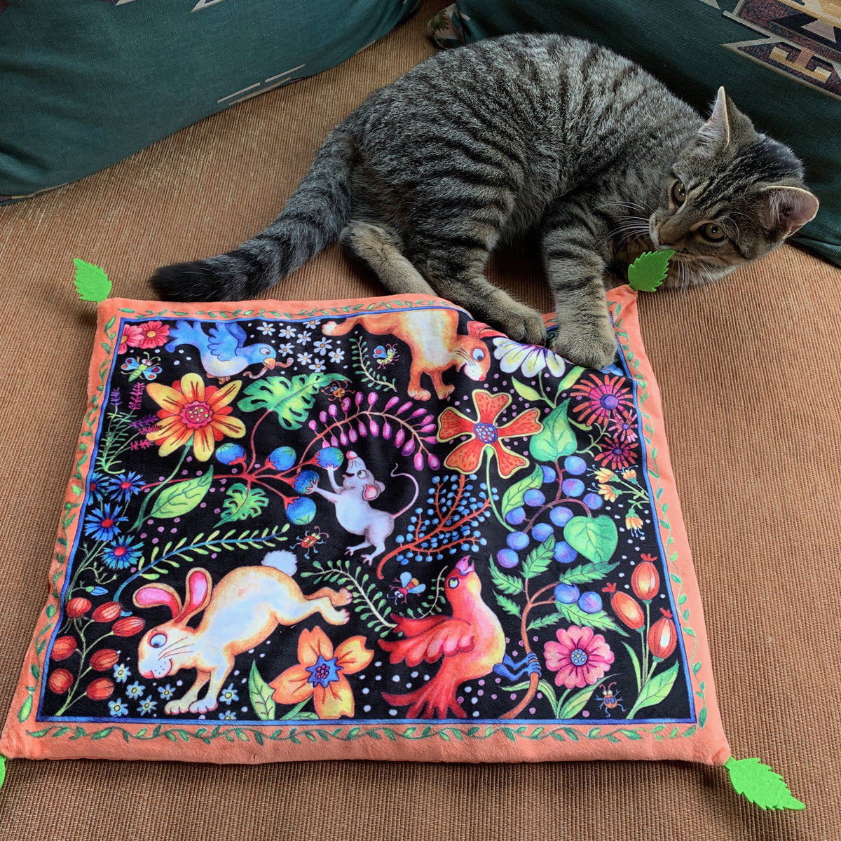 Sweet Spot Lily Pond Kitty Carpet Refillable Catnip Play Mat – The Good Cat  Company